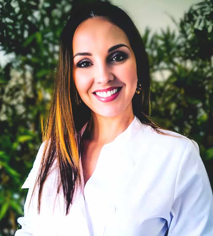 Débora de Castro Moutela. Sales